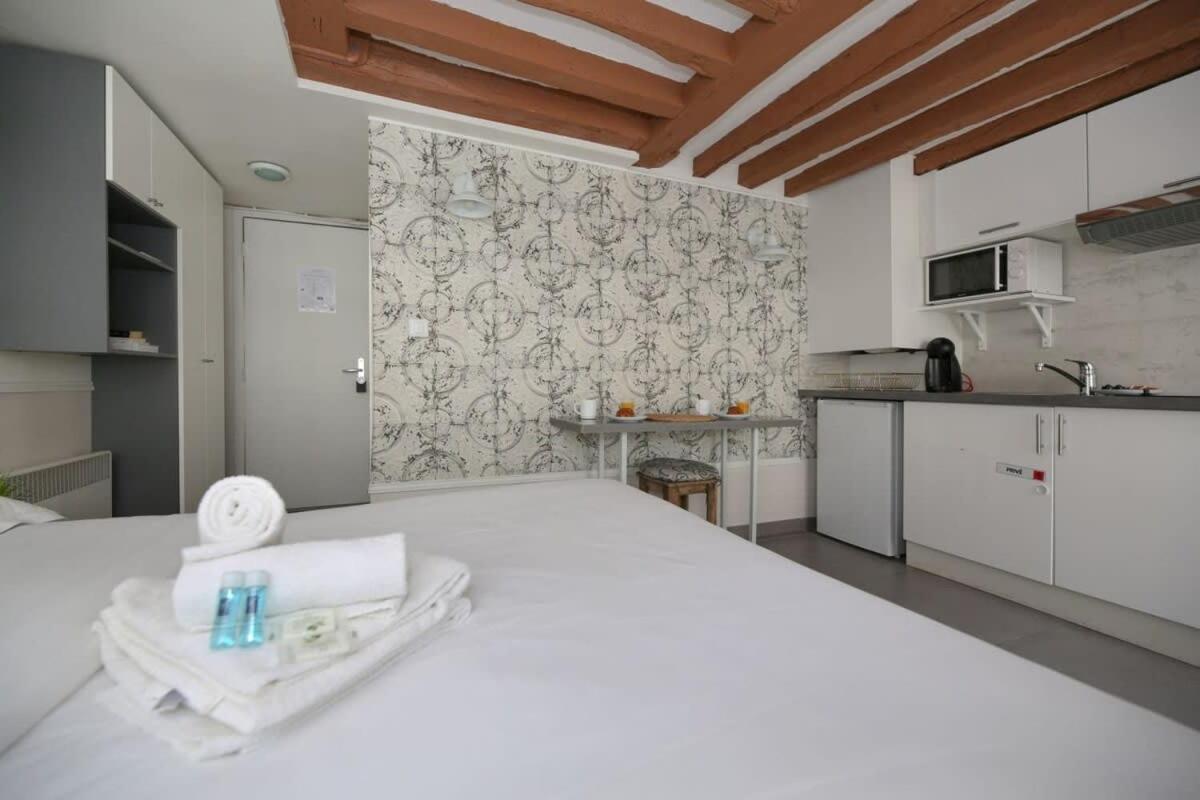 Appartement Studio Parisien 20m2 En Face Du Musee Grevin - 2p Paris